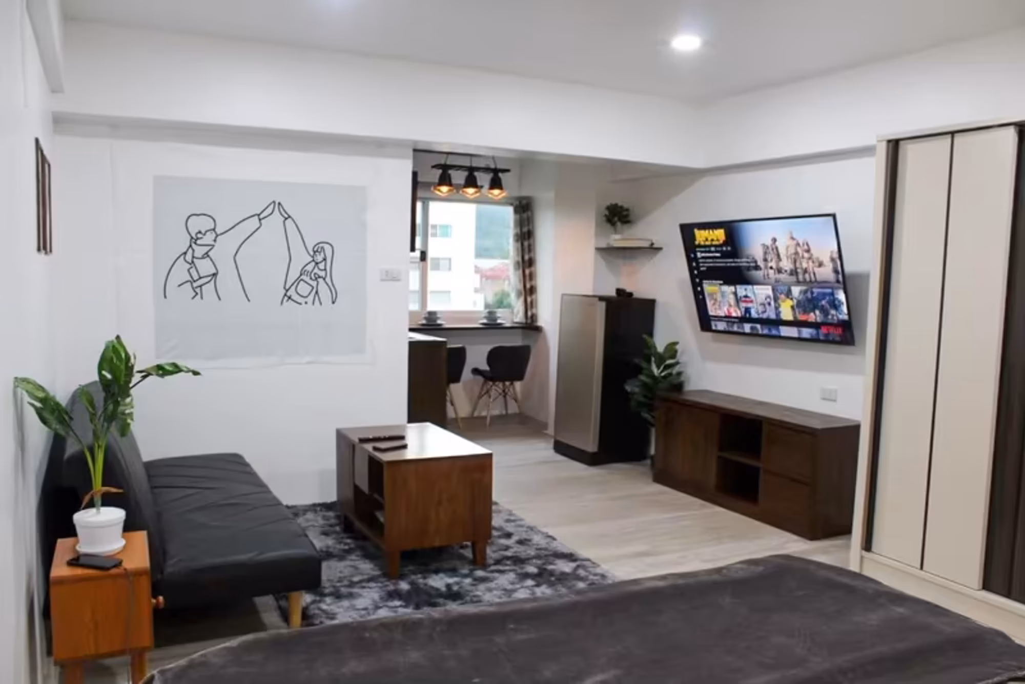 Condo - Image 1