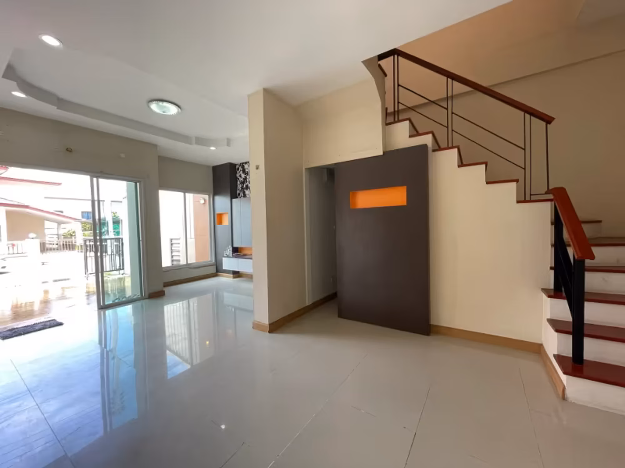 2 Bedroom House - Image 5