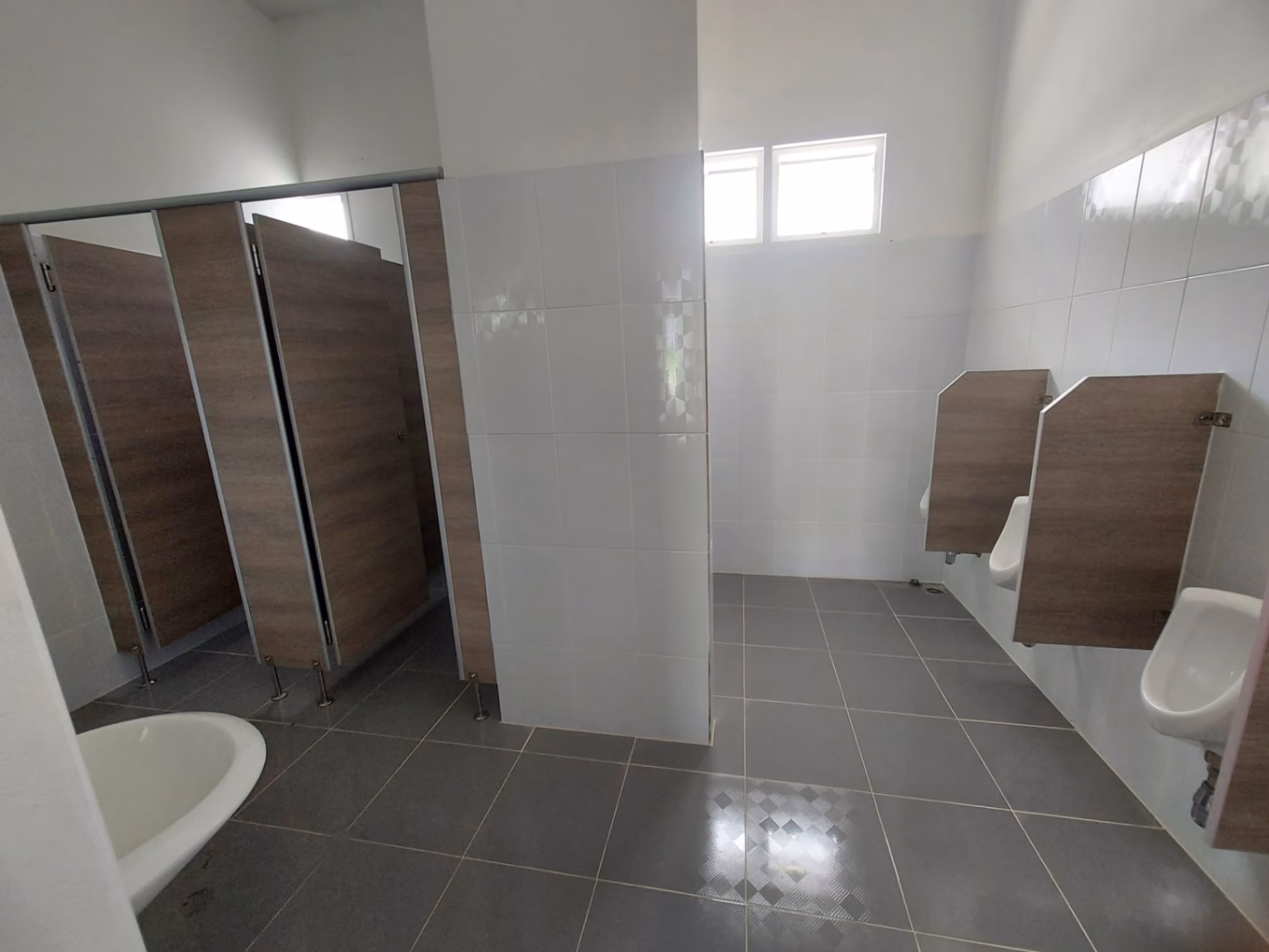 Studio Commercial for Rent in Bang Na - Image 8