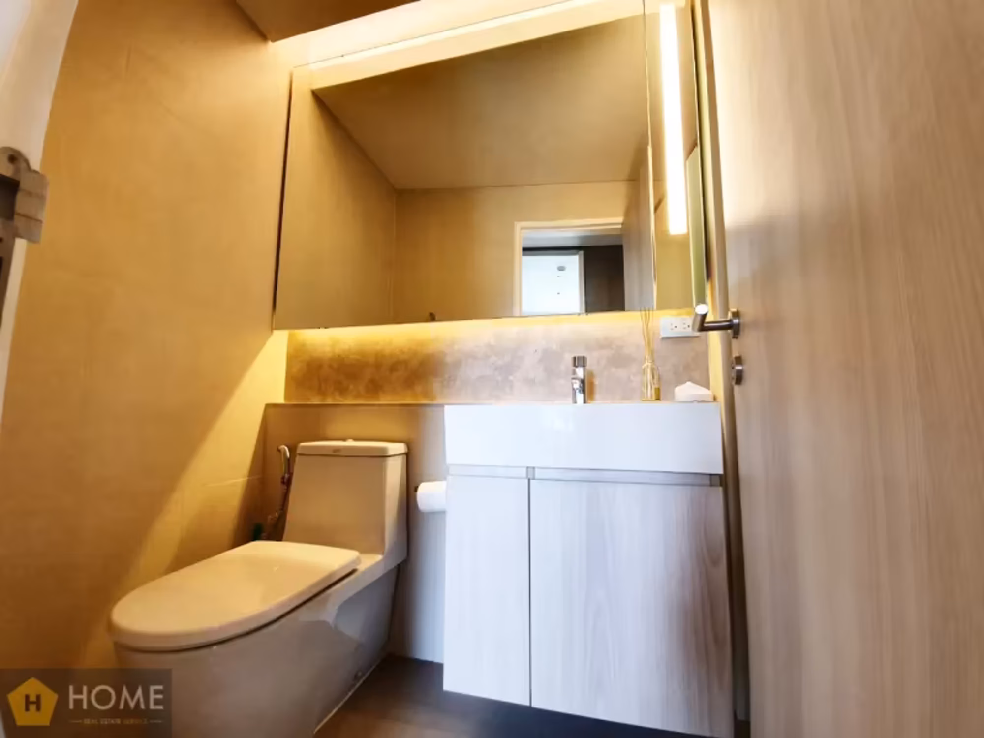2 Bedroom Condo for Rent at The Lumpini 24 - Image 19