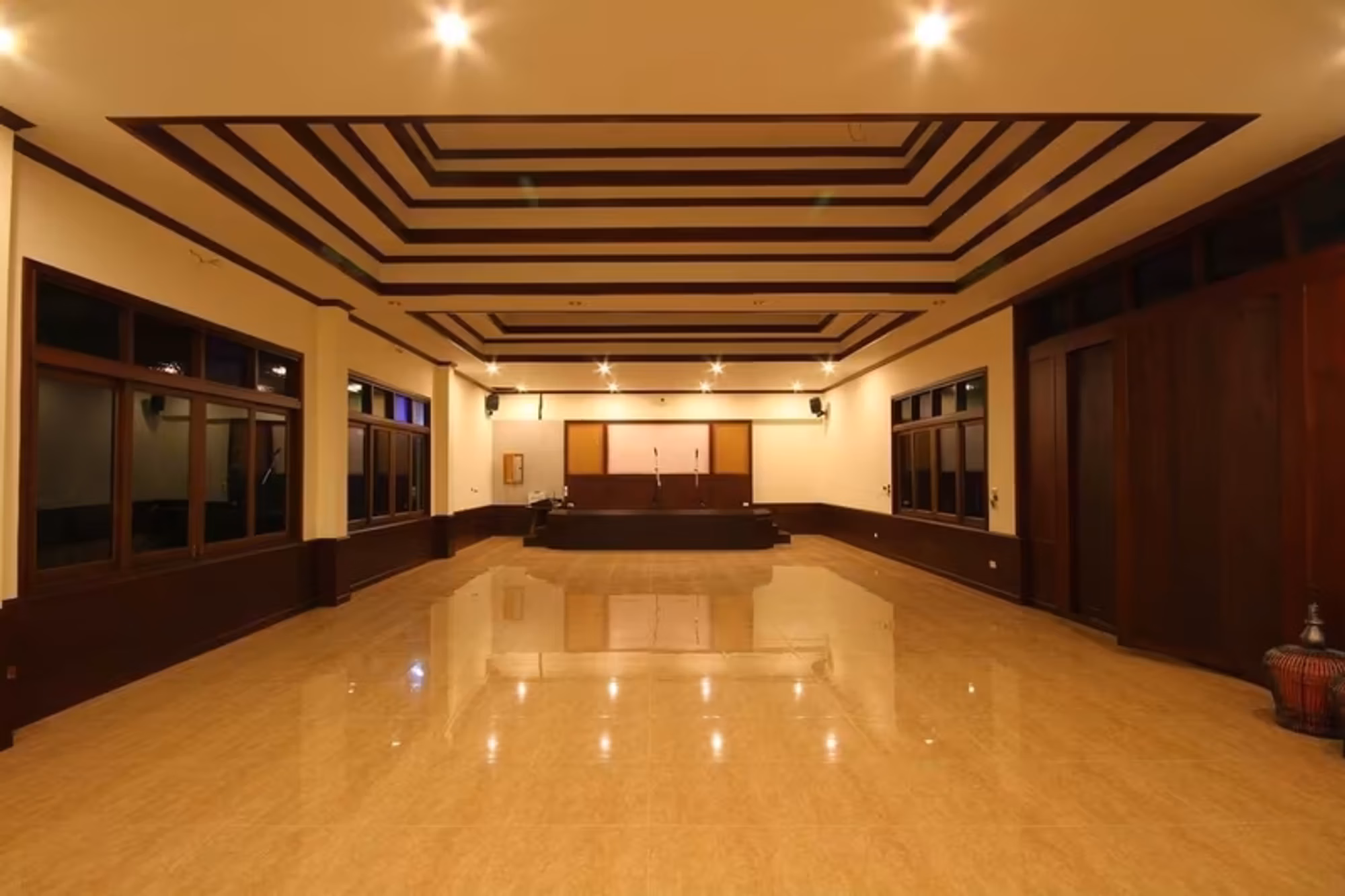 25 Bedroom Commercial - Image 5