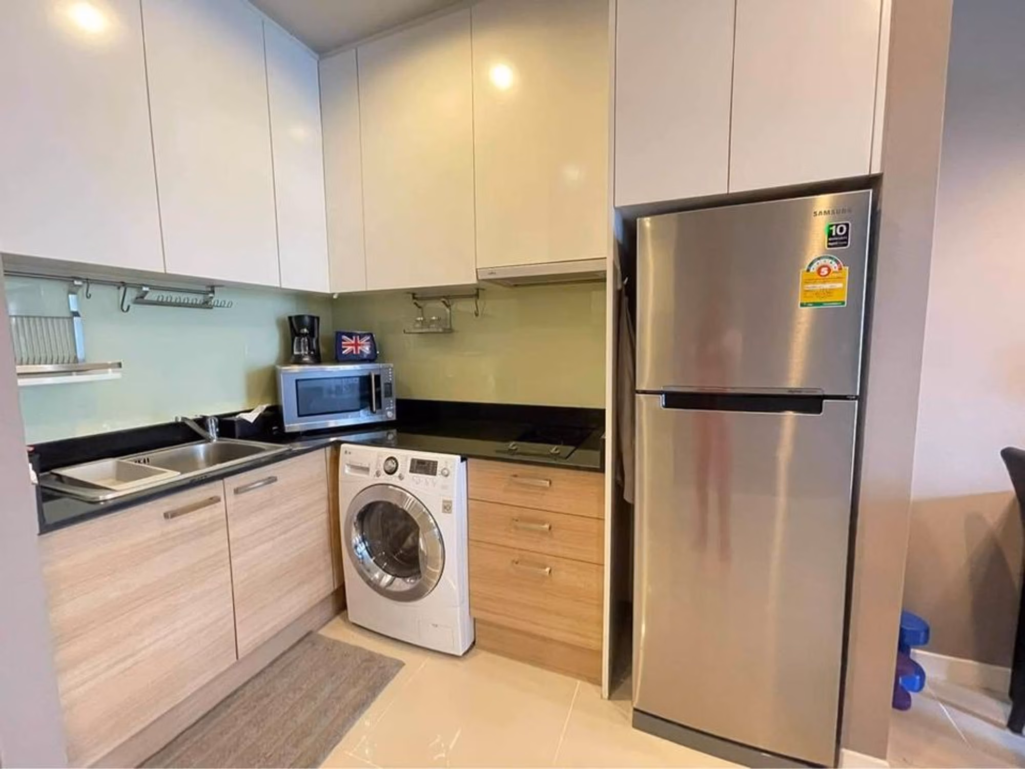 Condo for Rent at Circle Condominium - Image 9