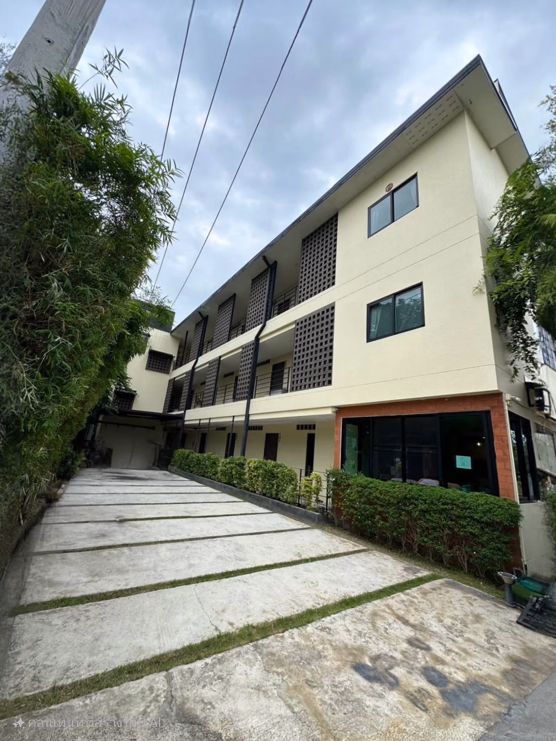 1 Bed Commercial for Sale in Hang Dong District - Image 2
