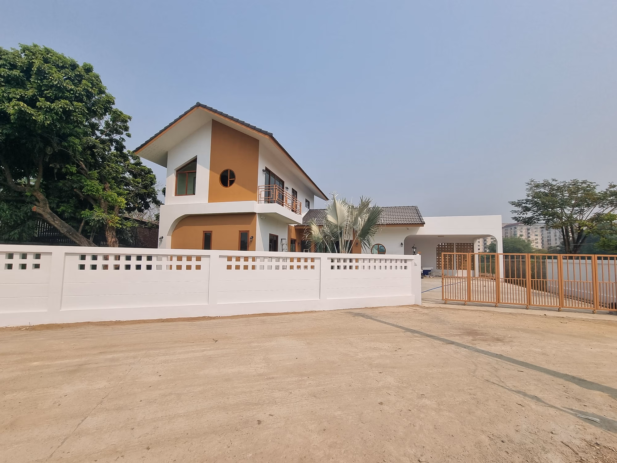Detached House - Image 4