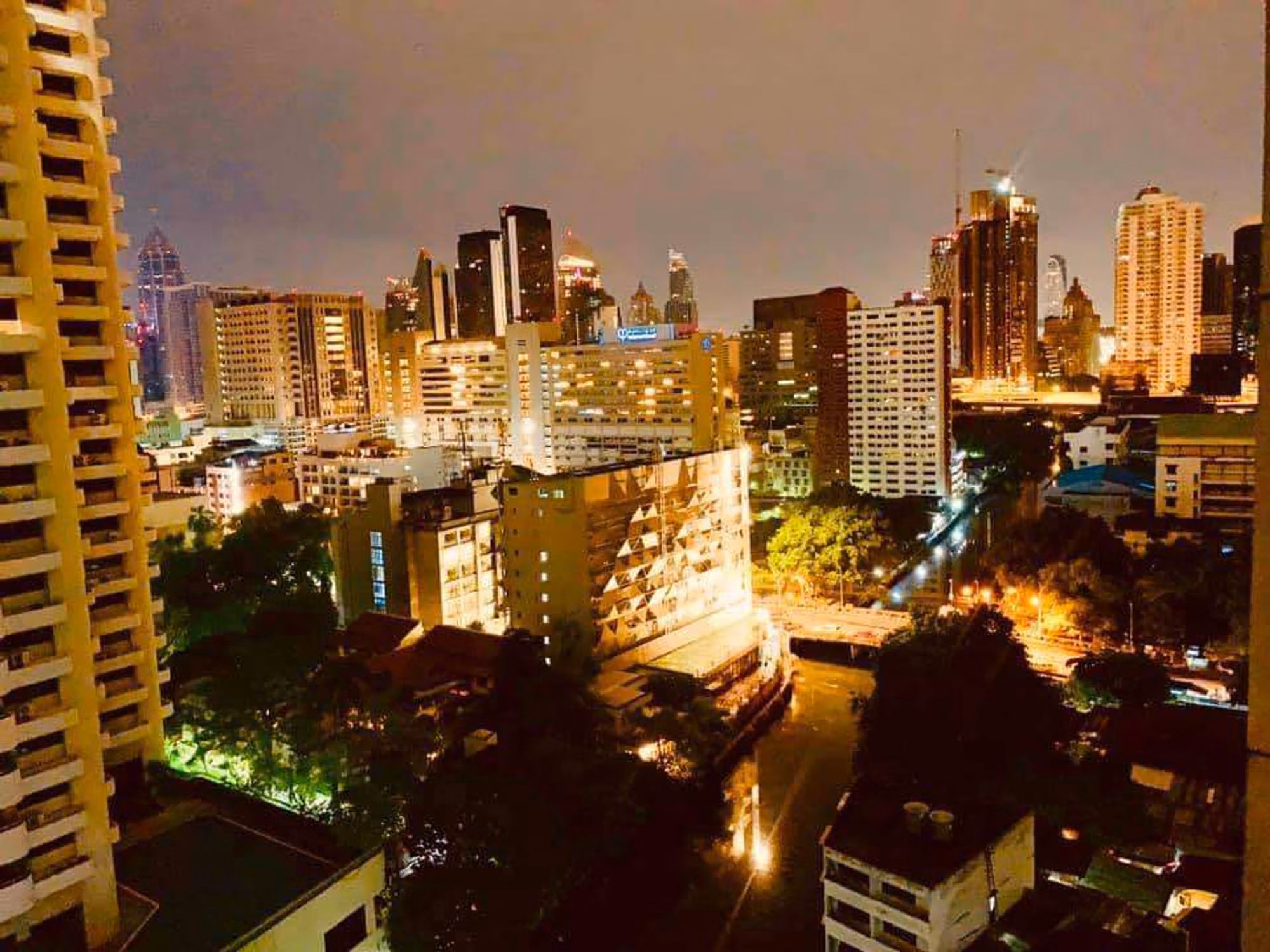 Condo for Rent at Circle Condominium - Image 20