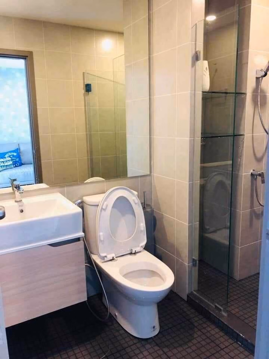 Condo - Image 8