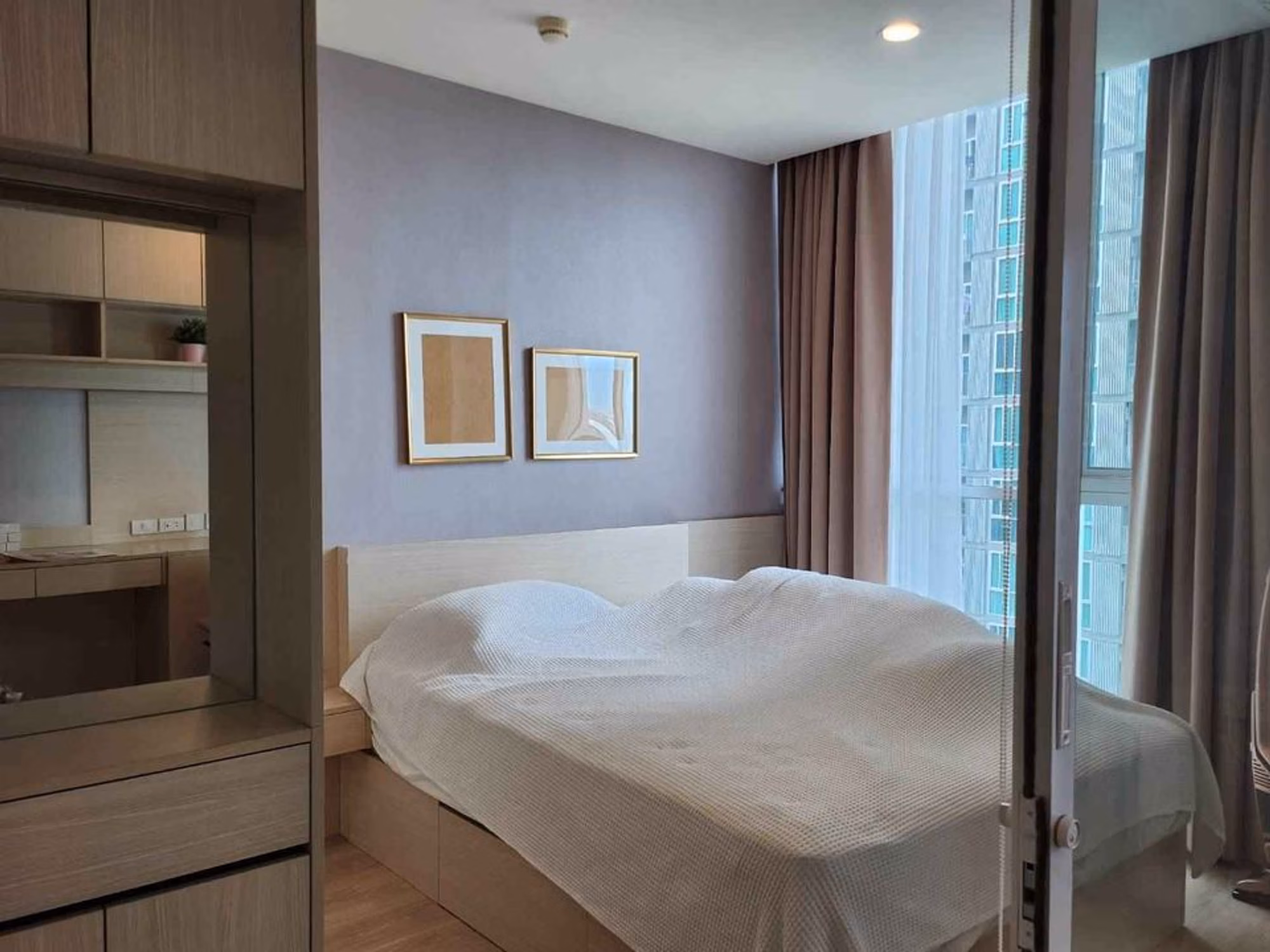 1 Bed Condo for Sale in Huai Khwang - Image 1