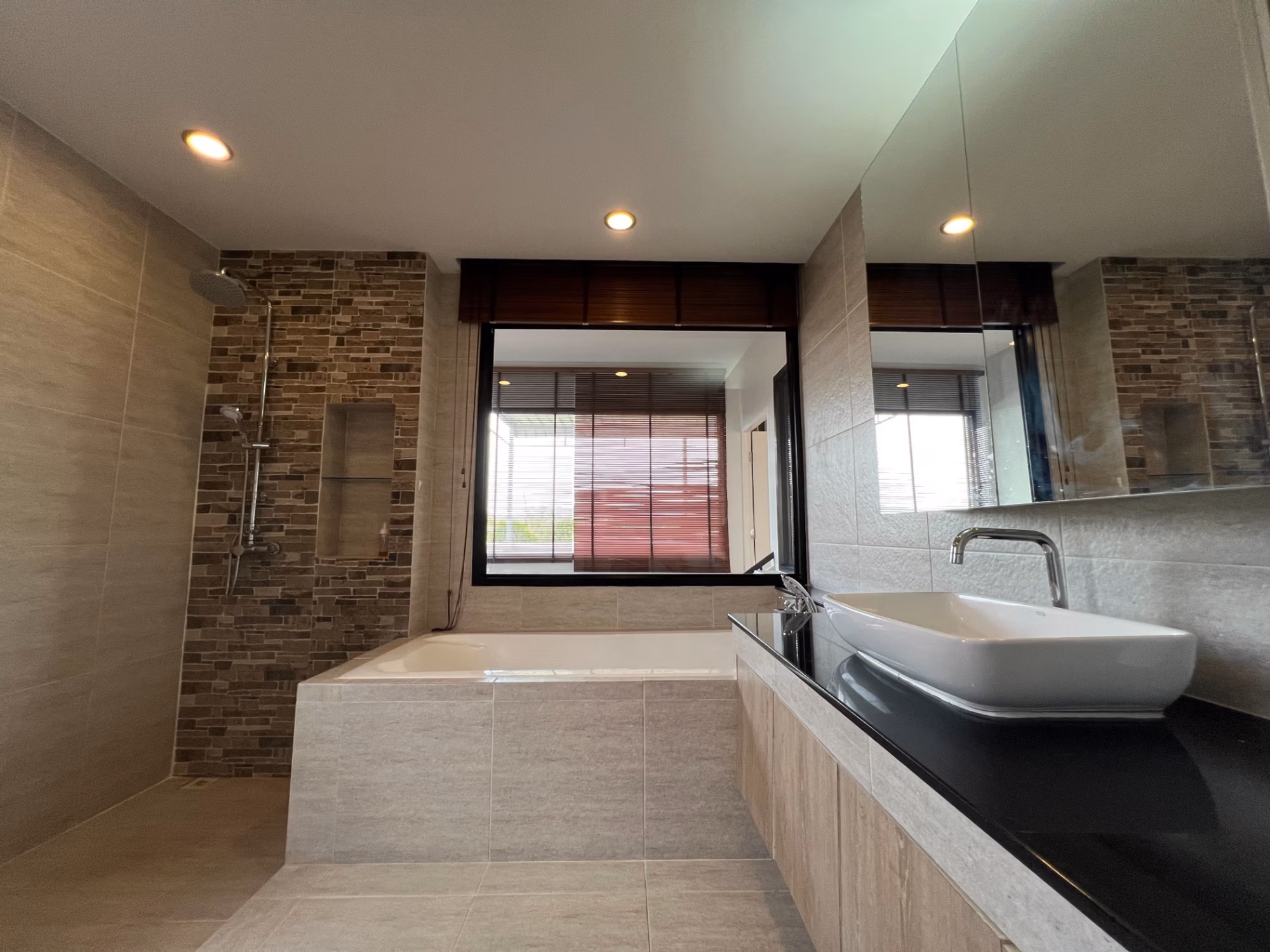 5 Bed House for Sale in Hang Dong - Image 17