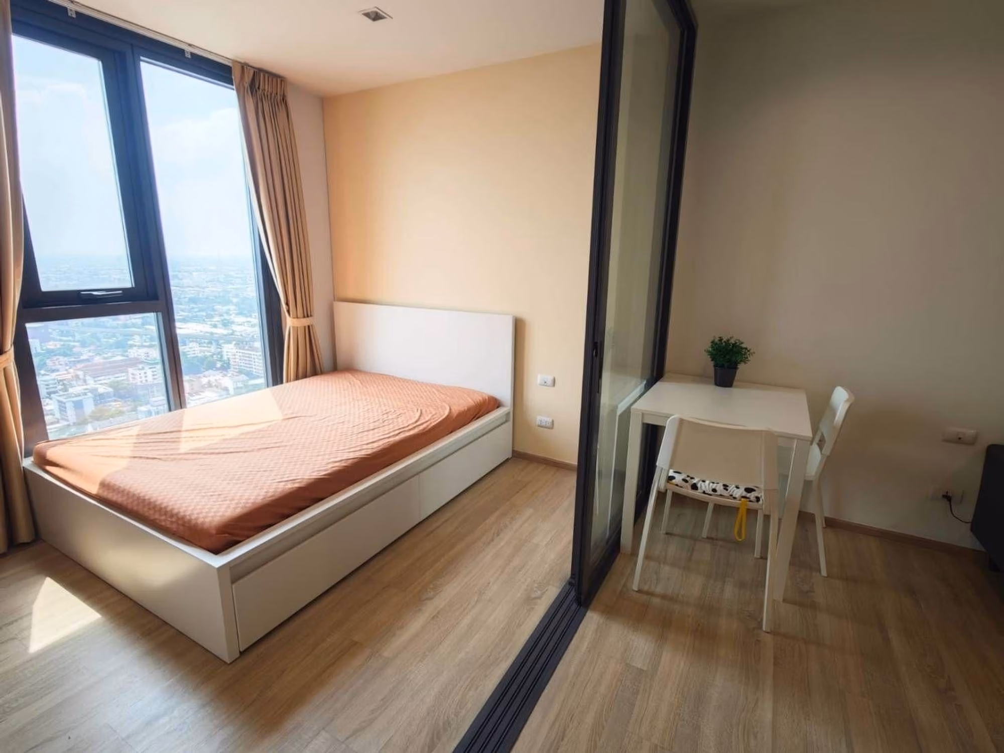 1 Bed Condo for Sale in Bang Kapi - Image 2