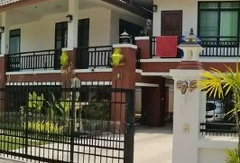 4 Bedroom House - Image 29