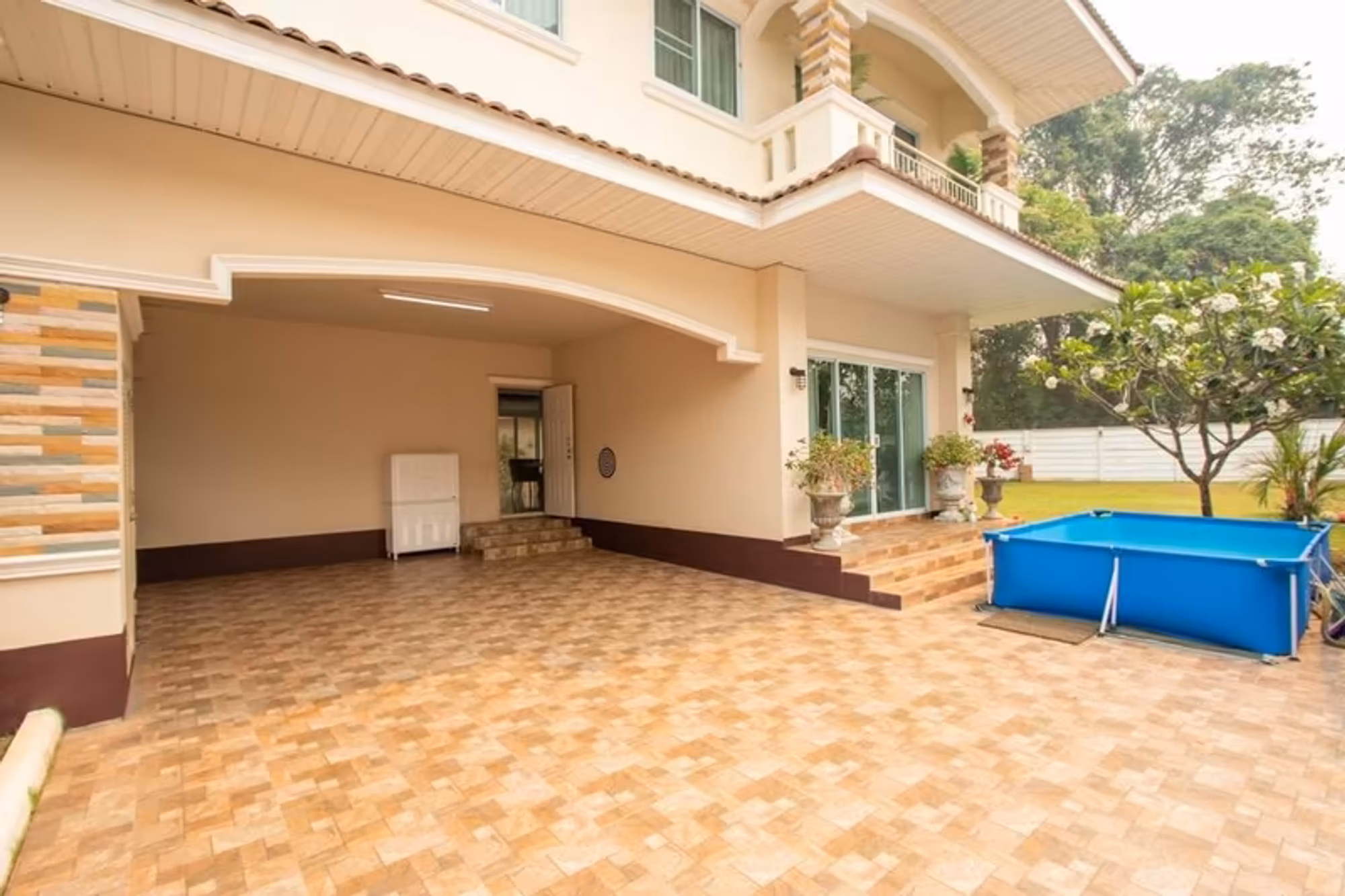 Detached House - Image 10