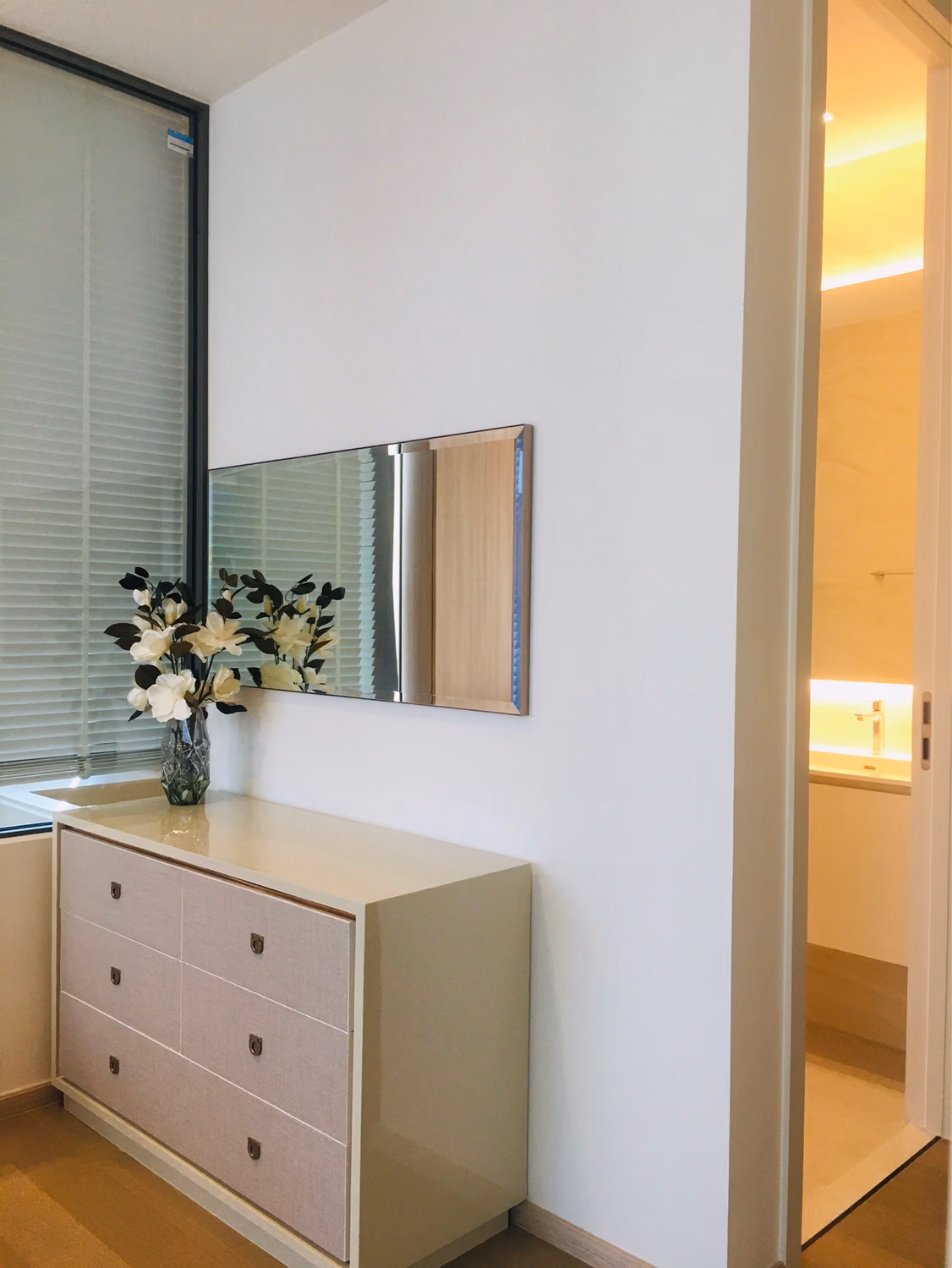 Condo for Rent at The Strand Thonglor - Image 9