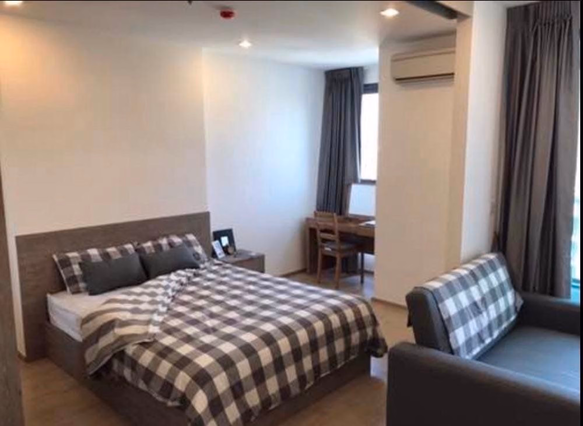1 Bed Condo for Rent  Near Sala Daeng BTS - Image 3