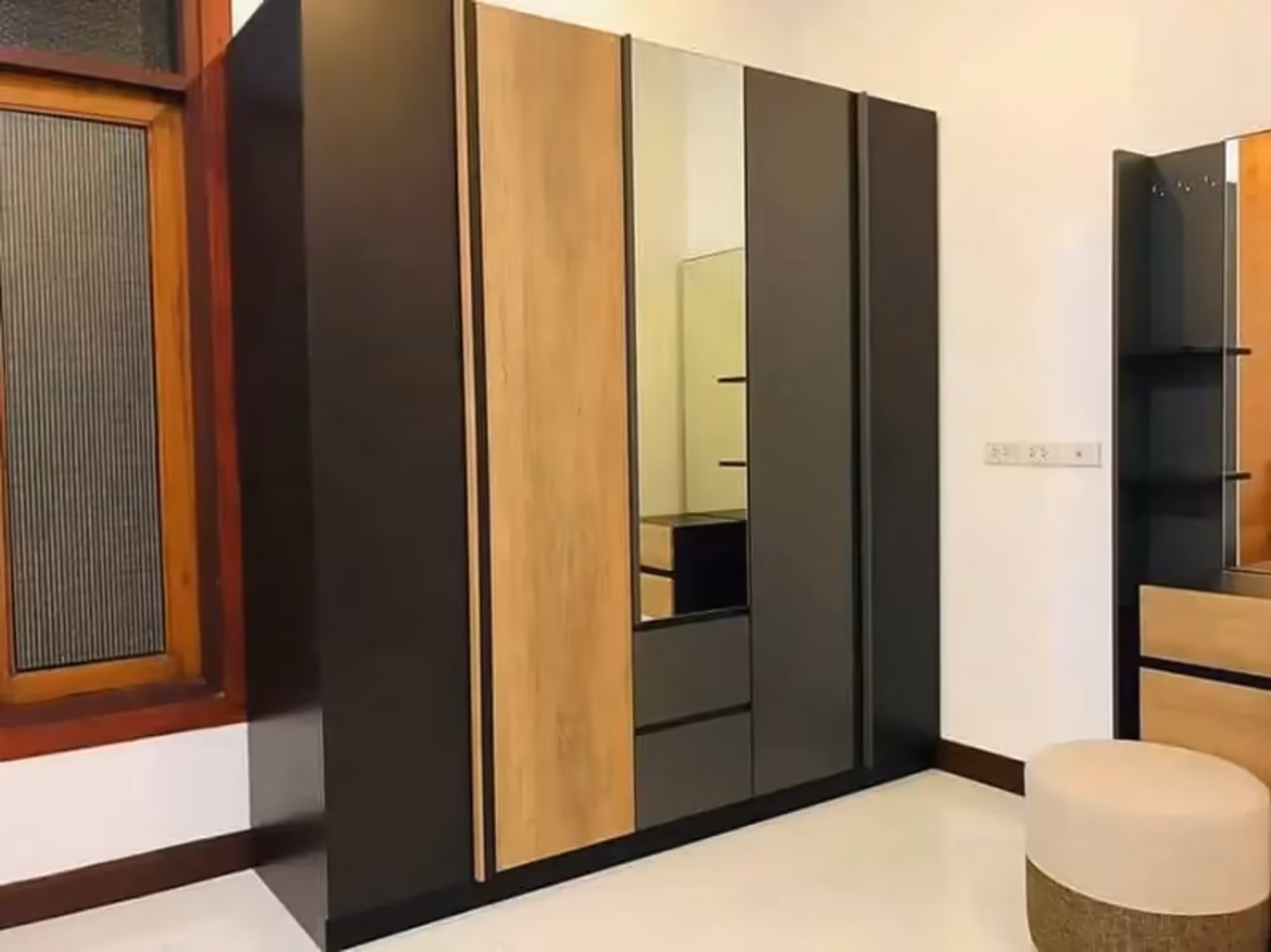 2 Bedroom House - Image 8
