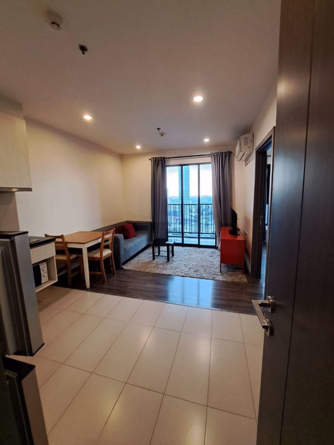 1 Bed Condo for Sale in Watthana - Image 1