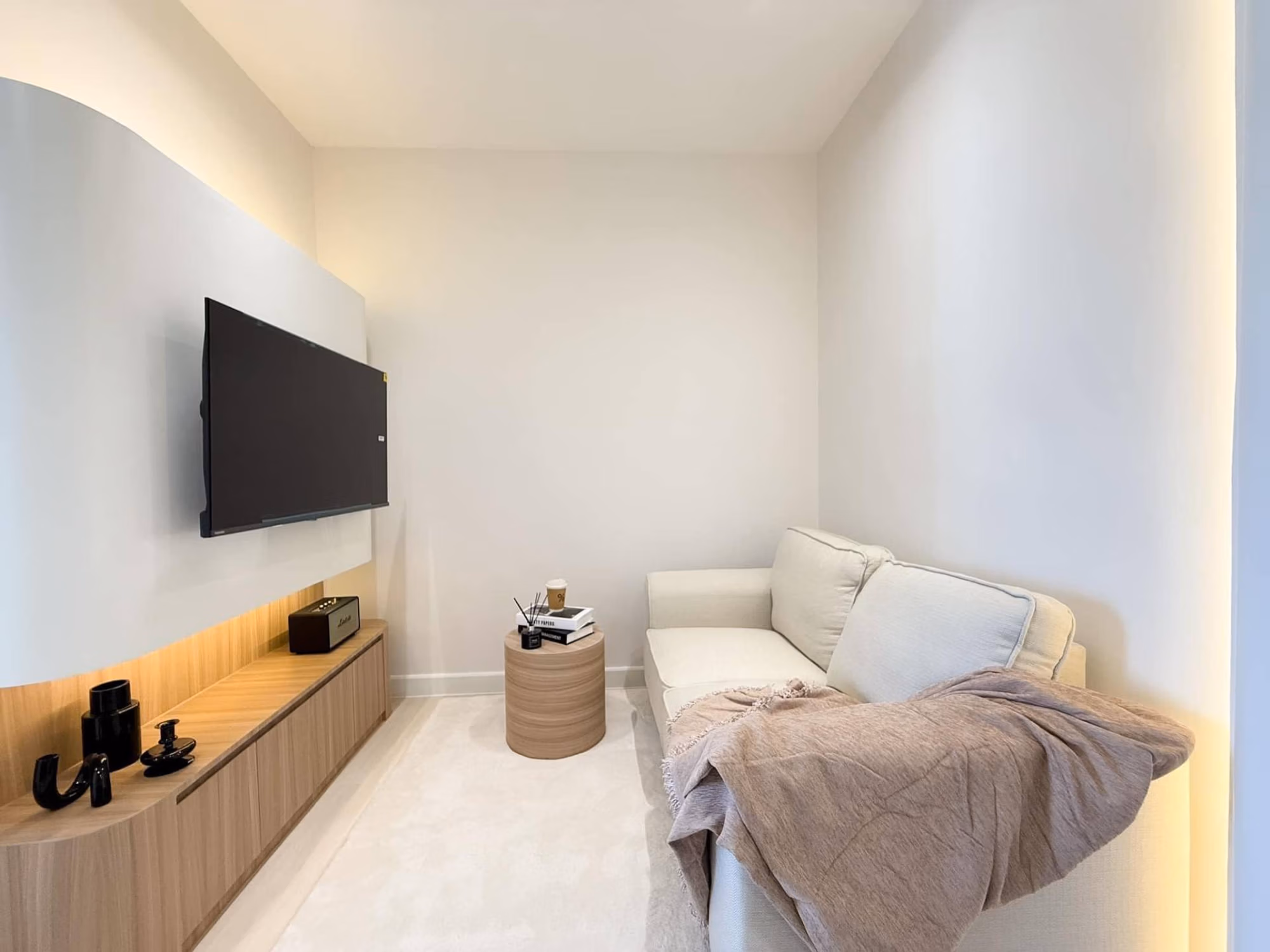 1 Bed Condo for Sale in Mueang Chiang Mai - Image 2