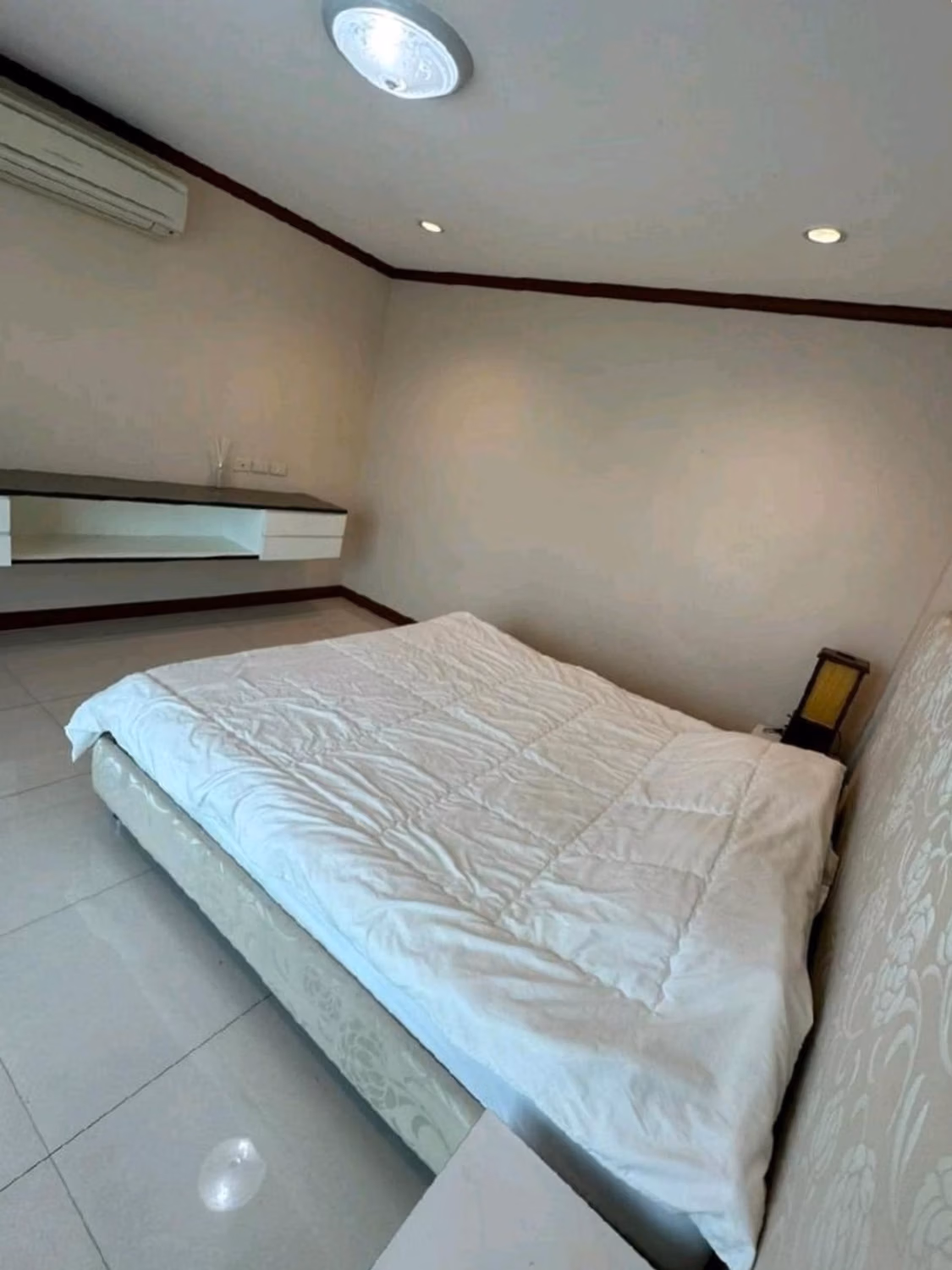 27 Bed Commercial for Rent in Watthana - Image 15