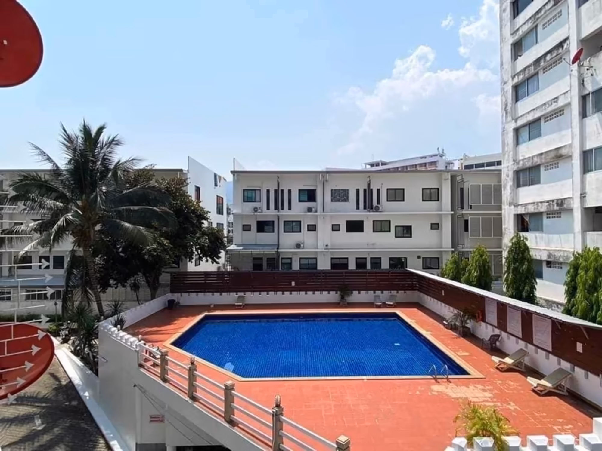 1 Bedroom Condo - Image 1