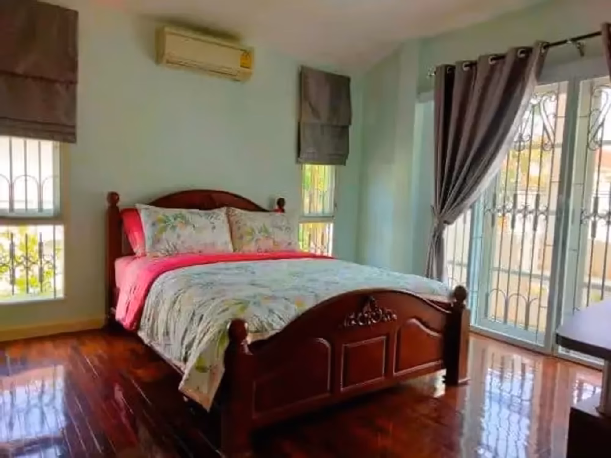 3 Bedroom House - Image 2