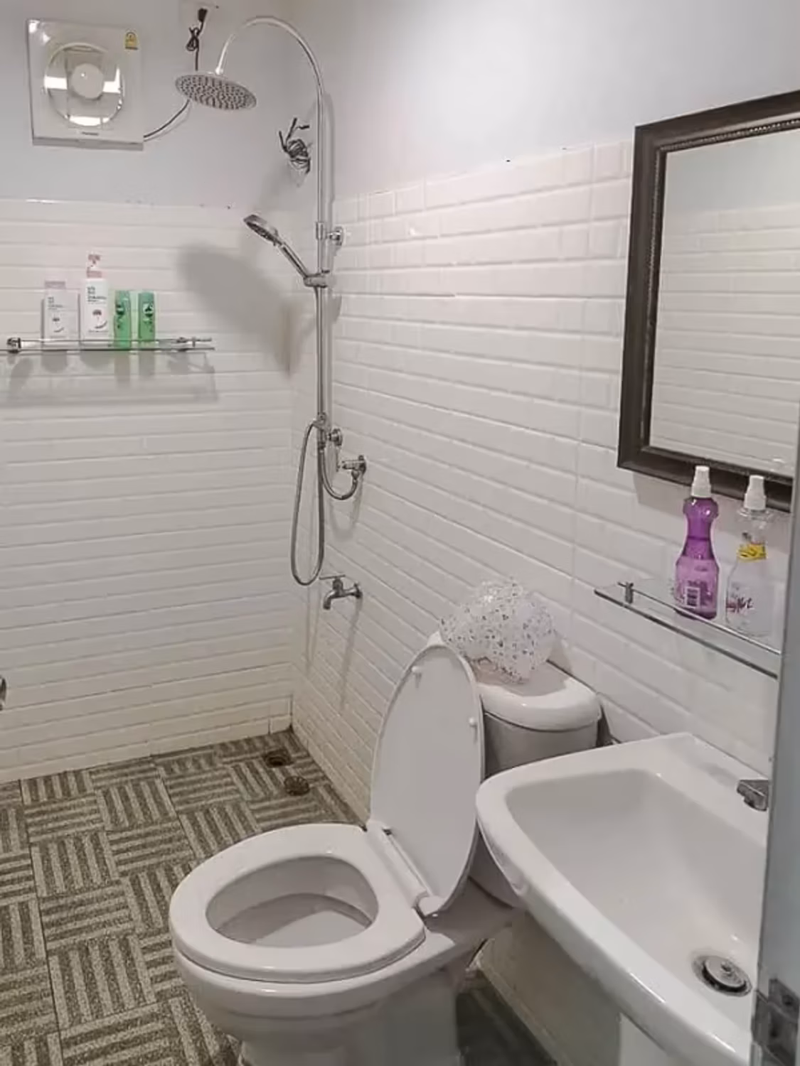4 Bedroom House - Image 2