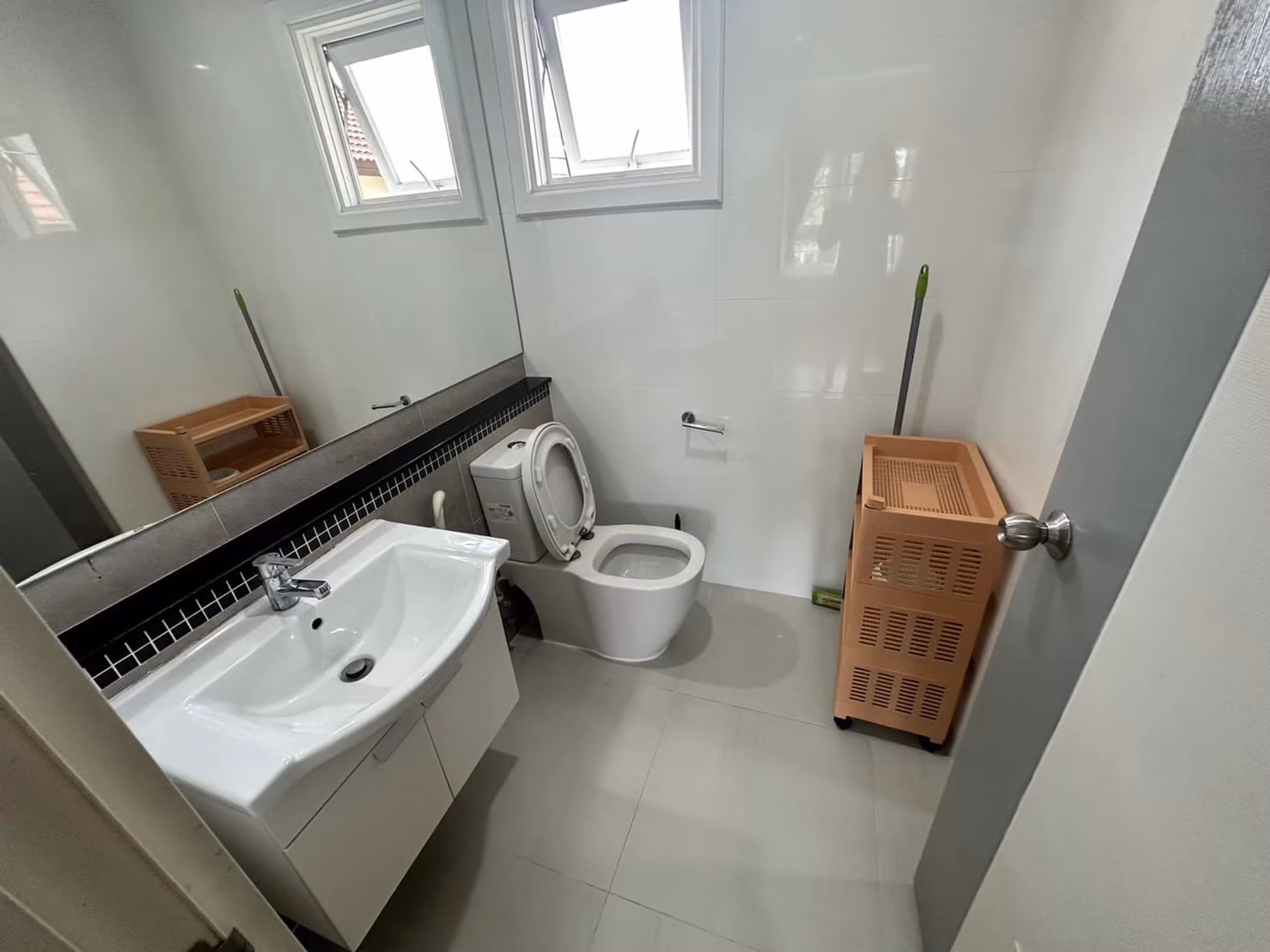 3 Bed House for Rent in Hang Dong - Image 5