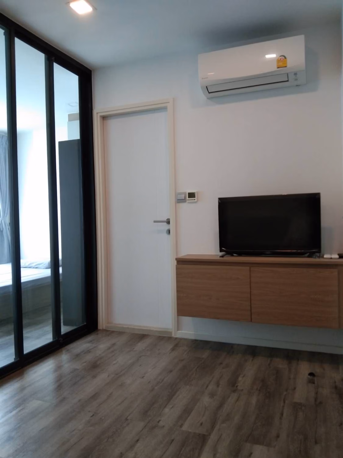 Condo for Rent at Brown Condo HuaiKwang - Image 2