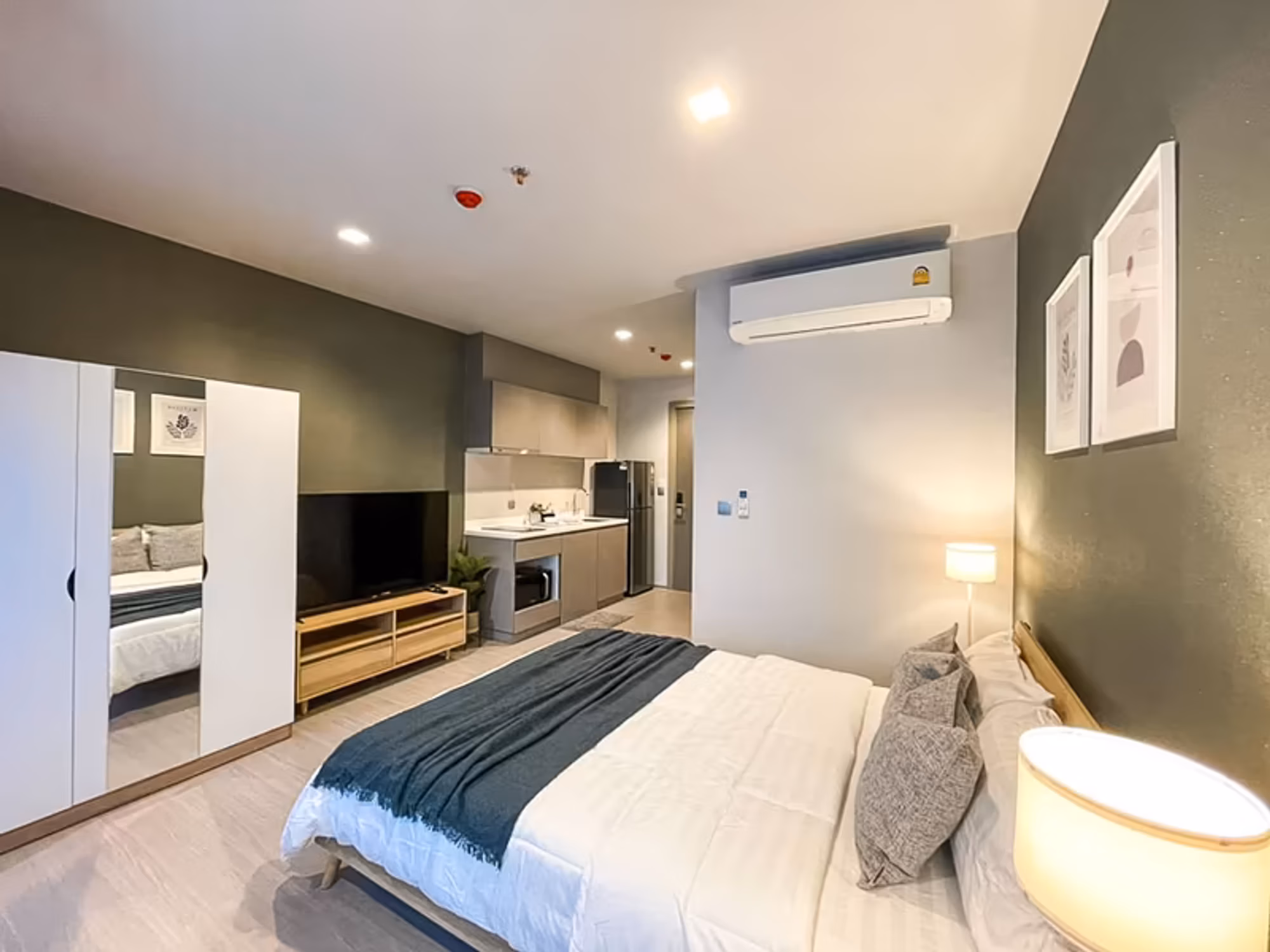 Condo for Rent at Life Asoke - Rama 9 - Image 5