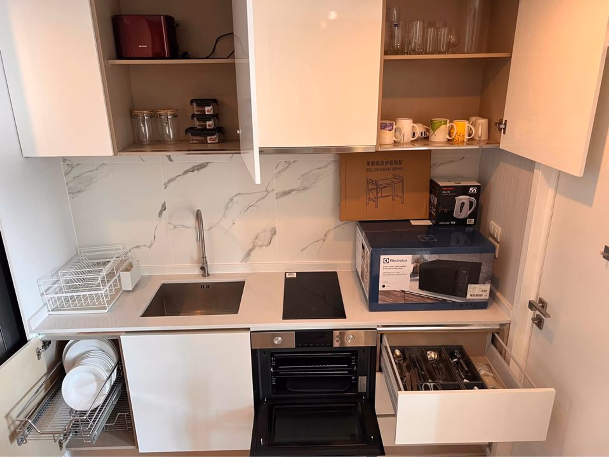 Condo for Rent at The Room Sukhumvit 21 - Image 8