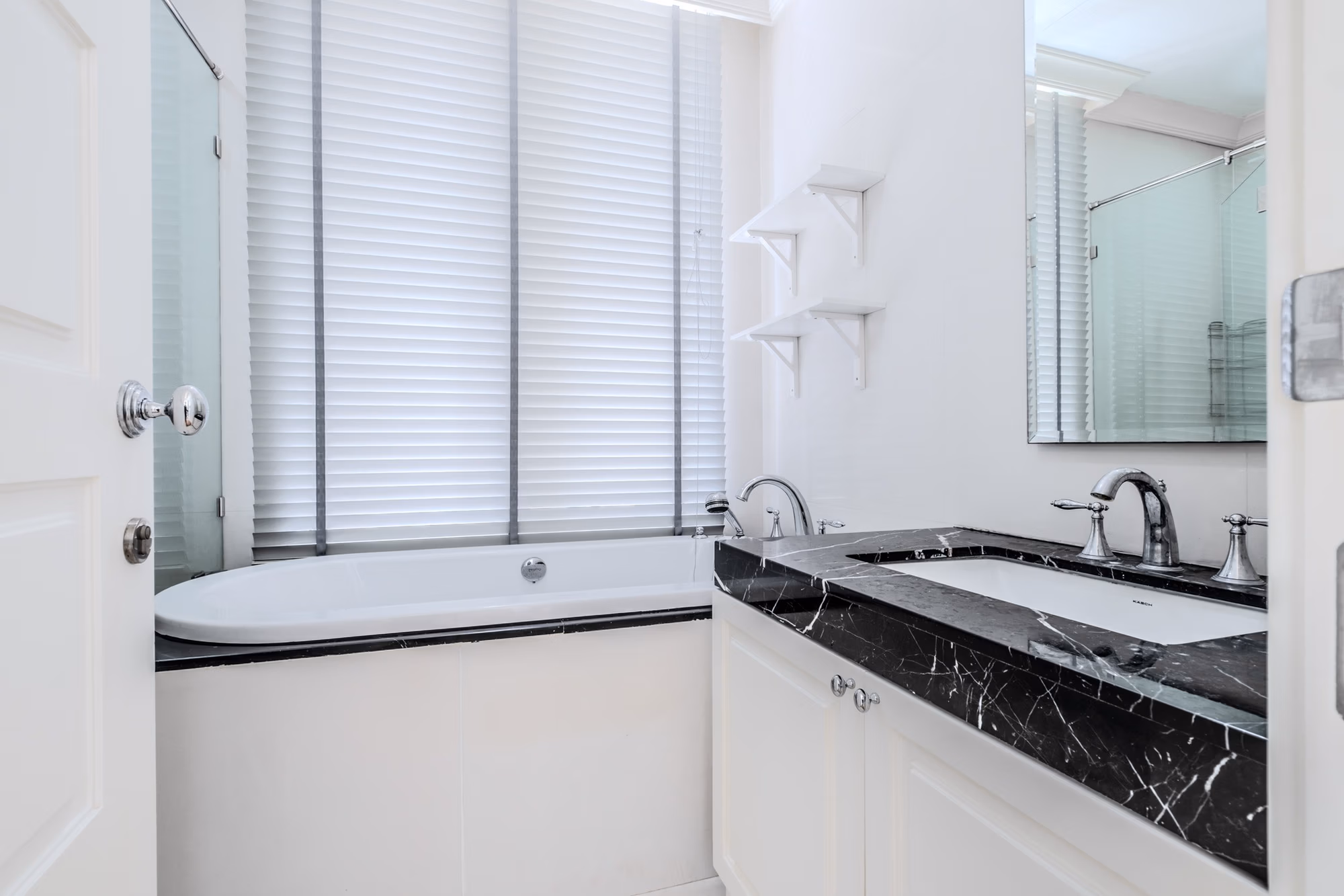 Condo - Image 10