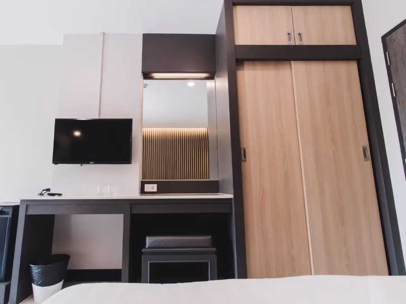 77 Bed Commercial for Rent in Huai Khwang