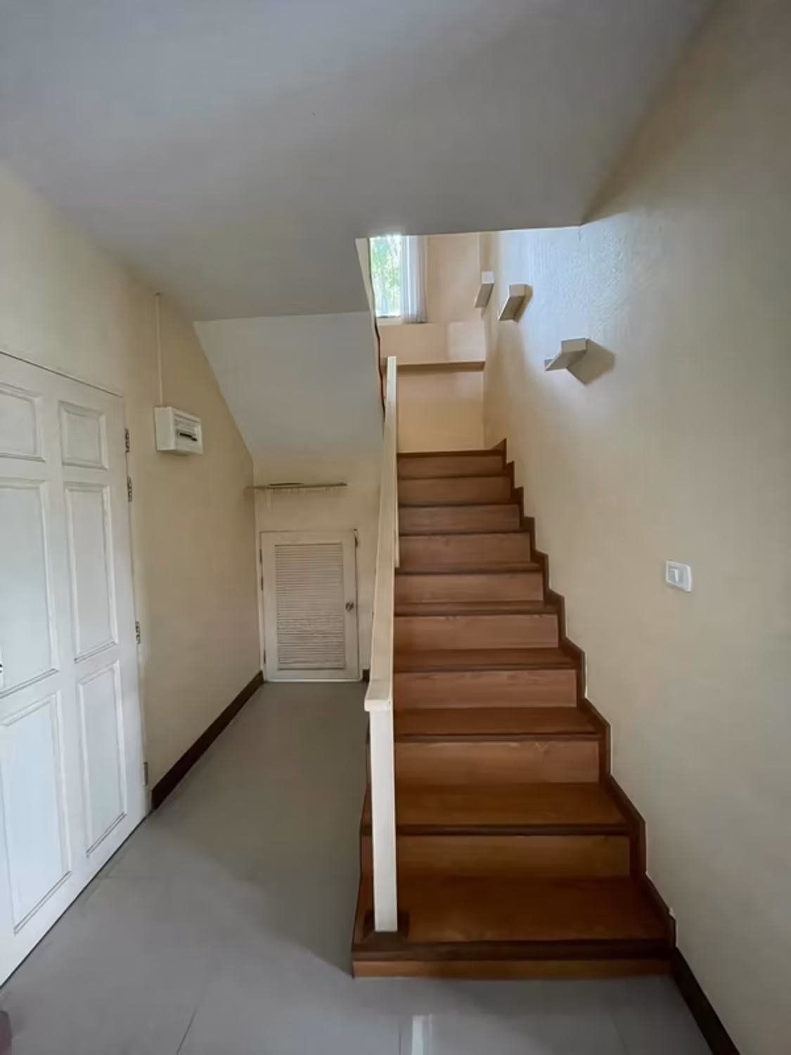 3 Bedroom House - Image 9