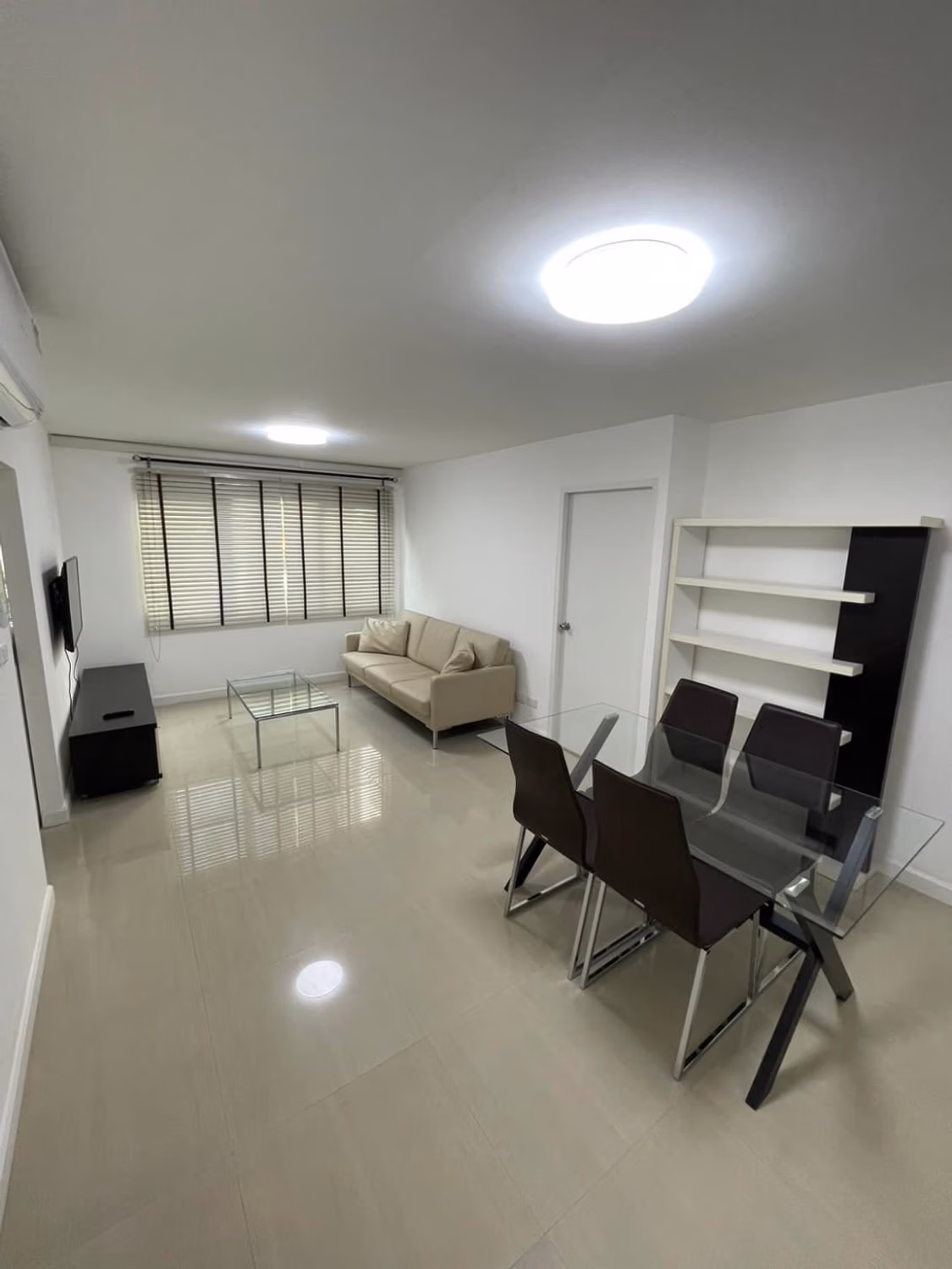 1 Bed Condo for Rent in Khlong Toei - Image 2