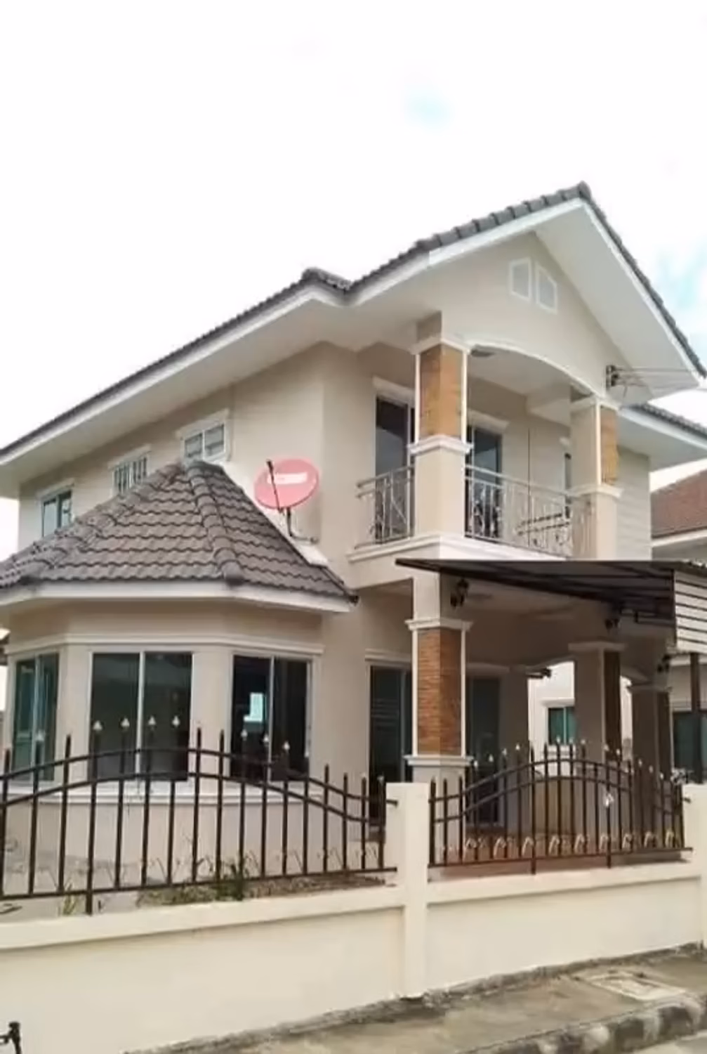 3 Bedroom House - Image 11