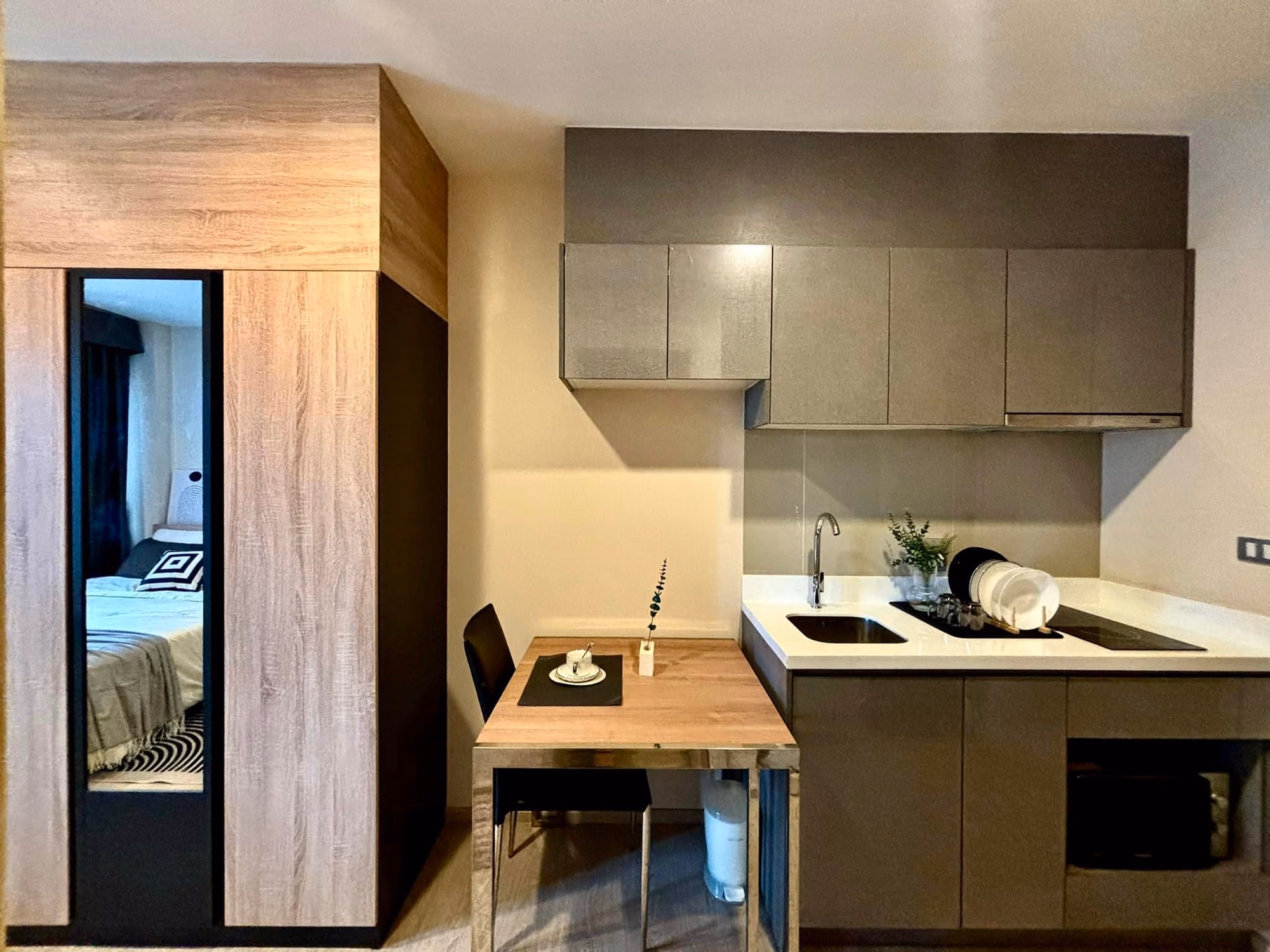 1 Bed Condo for Sale  Near Phra Ram 9 MRT - Image 3