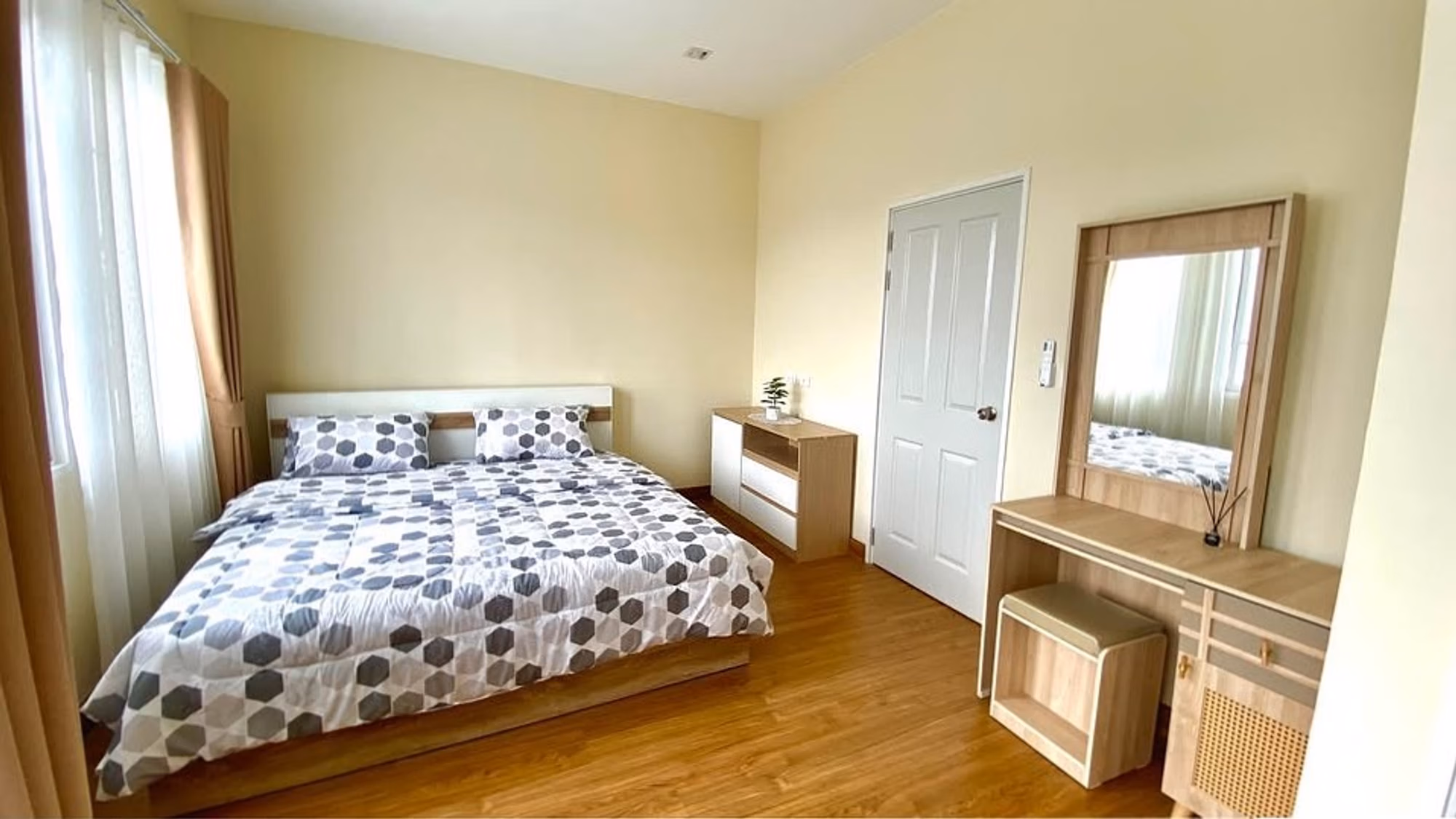 3 Bed Townhouse for Rent in Mueang Chiang Mai - Image 7