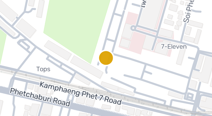 LLOYD Soonvijai-Thonglor